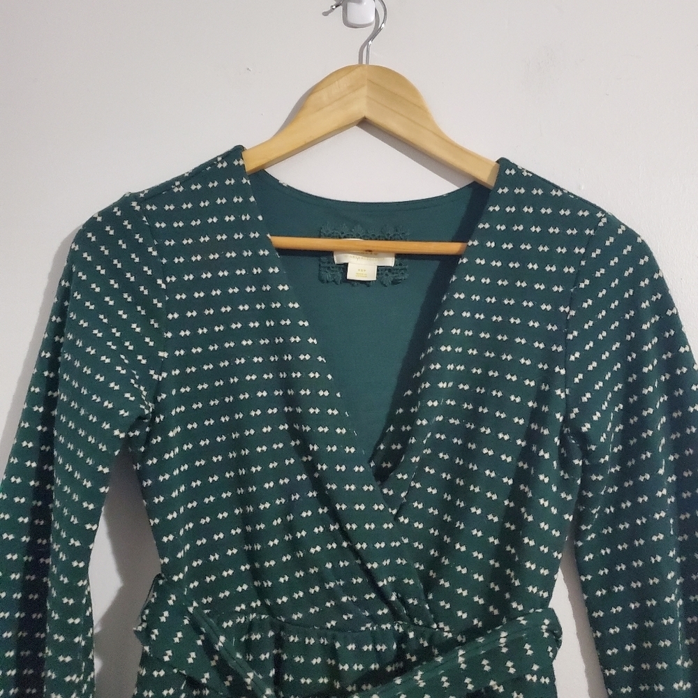 Green Patterned V-Neck Long-Sleeve Wrap Dress - Picture 6 of 12